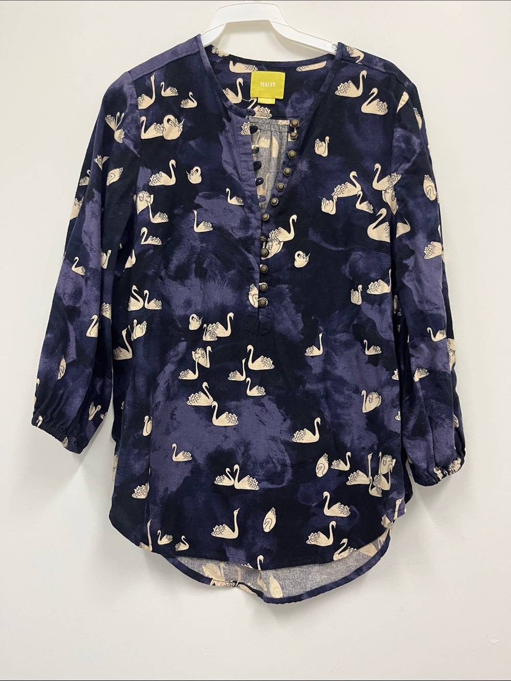 Anthropologie brand Maeve 100% cotton flannel Swan print blouse size M